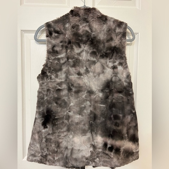 4/$20 Chico’s faux fur plush vest beige black with mandarin collar- size S- 4 US - Picture 8 of 10